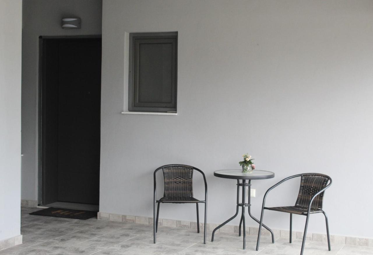 Lovely 2-Bedroom Apartment Athènes Extérieur photo