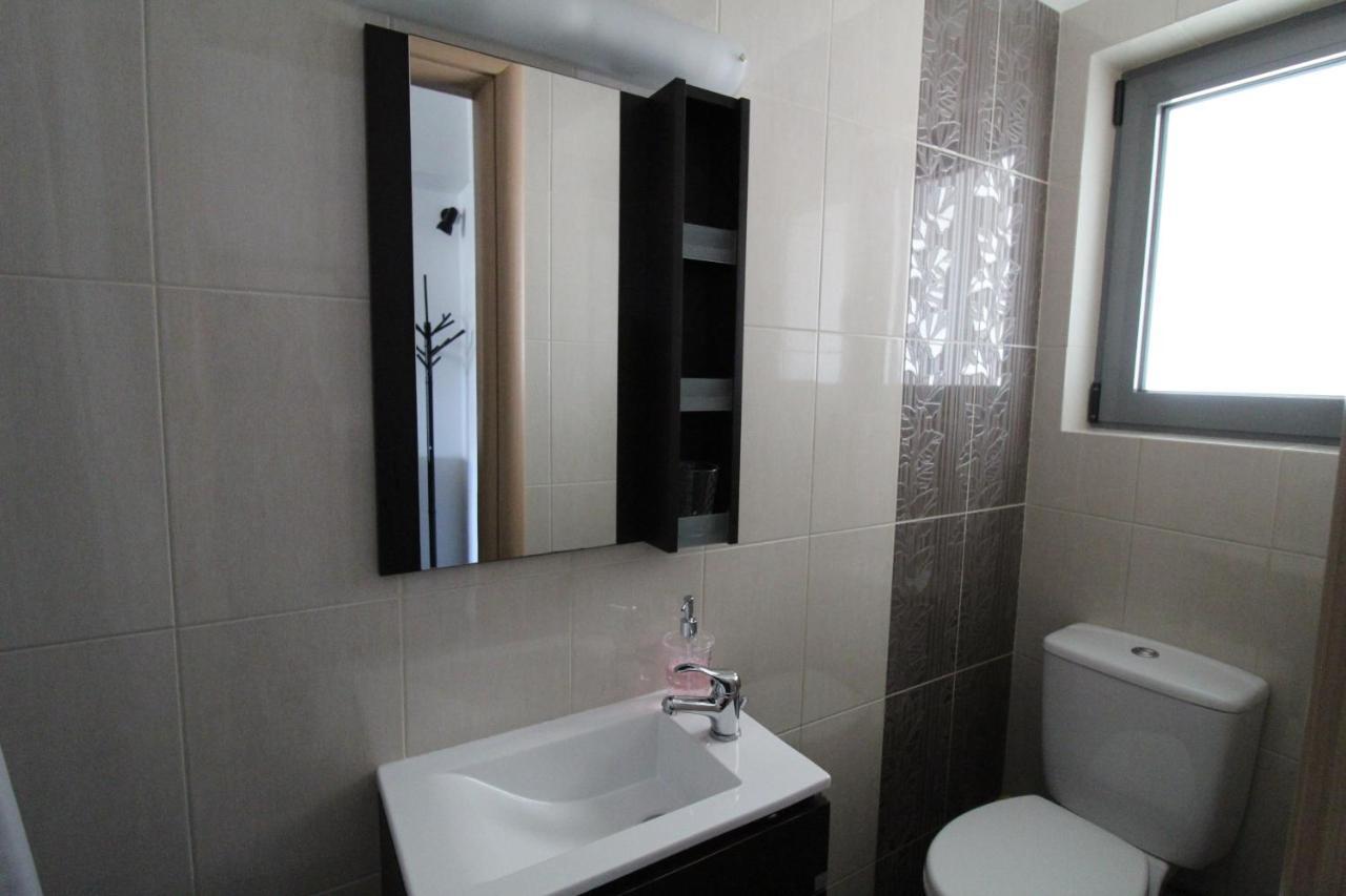 Lovely 2-Bedroom Apartment Athènes Extérieur photo